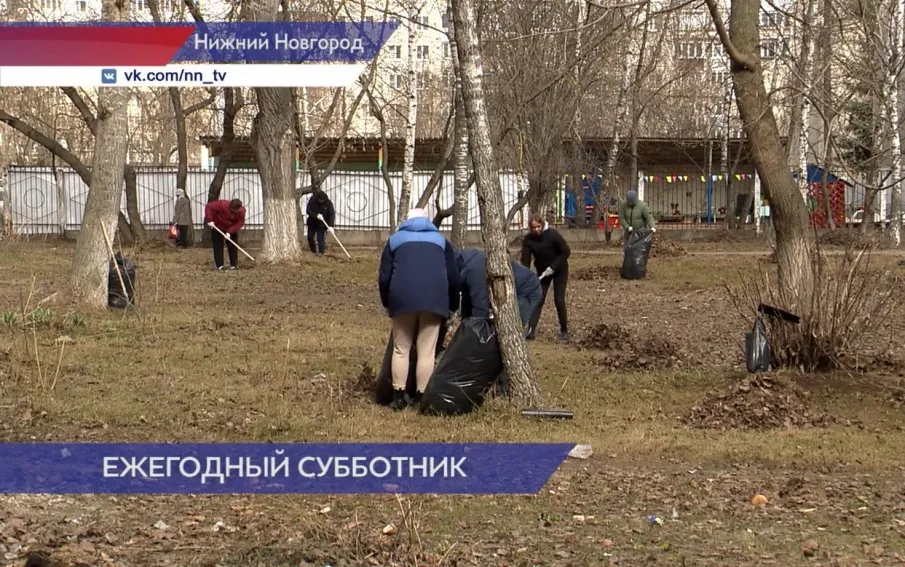 Более 60-ти горожан вышли на уборку на улице Берёзовской в Московском районе